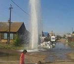 Из-под земли в Астрахани забил гейзер