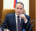 Президент Украины Владимир Зеленский продлил санкции против астраханского сенатора