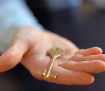 В Астрахани сирота добился включения в список на получение жилья 