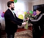 Миллионер из Москвы подарил многодетной астраханке дом