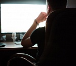 Астраханец обиделся на супругу и выложил её интимные фотографии в соцсети 