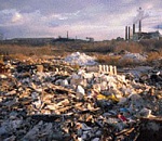 В Астраханской области второй день тушат пожар на свалке