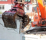 В Астрахани снесли аварийный дом