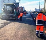 В Астрахани на шести улицах ведется ремонт дорог, который должен был начаться в 2023 году