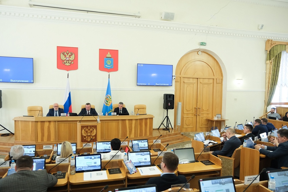 Единовременная выплата астраханским контрактникам выросла на 100 тысяч 