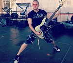 Музыкант группы "Земляне" устроился на работу в Астрахань 