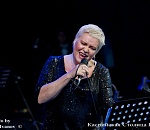 Скончалась известная астраханская певица Лариса Сазонова