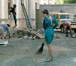 За неуплату штрафа молодой астраханец 60 часов подметал улицы