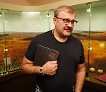 Российский актер Михаил Пореченков оценил «Золото кочевников» в Астраханском музее