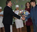 Из роддома Астрахани первый раз за год выписали тройняшек