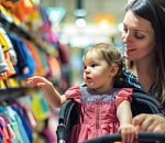 Дети отложили потребление: в России заметно снизились продажи детского питания, одежды и обуви