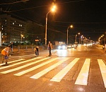 В Астрахани наносят дорожную разметку