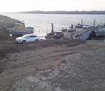 Унесенный ветром паром под Астраханью вернули на место