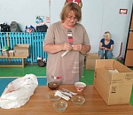 Астраханки своими руками сделали для бойцов СВО 1200 наборов сухого душа