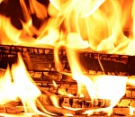 Ночью на пожаре в Трусовском районе спасли 5 человек