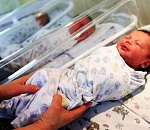 В сентябре астраханское население увеличилось на 827 малышей