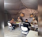 Десять астраханцев оставили заявки в пункте отбора на службу по контракту