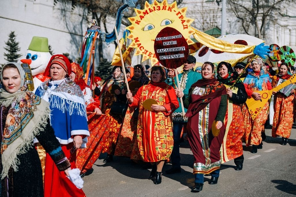 В Астрахани развернётся карнавальное костюмированное шествие - масленичный парад