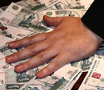  Гендиректор астраханского предприятия и его бухгалтер украли у государства 10 миллионов