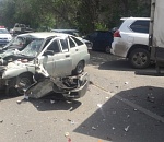 В Астрахани ВАЗ залетел под грузовик. Машина вдребезги