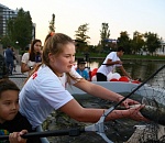 Лебединое озеро открыли после реконструкции и заселили карпами