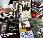 Астраханская картинная галерея помогает пополнить фонд художественному музею Таганрога, подвергшего этим летом обстрелу