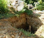 В астраханском селе застолье завершилось смертельной дракой и выкидыванием трупа в выгребную яму