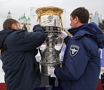 Легендарные хоккеисты привезли в Астрахань Кубок Гагарина
