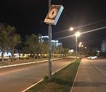 Все не в шоколаде: в Астрахани вывеска держится на честном слове