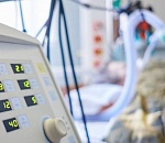 Подробности состояния маленькой астраханки, которую в бурю придавило деревом