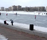 МЧС предупреждает: в Астрахани на территориях массового катания - тонкий лед!