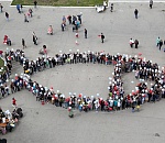 Астраханцы выстроились в гигантскую воблу