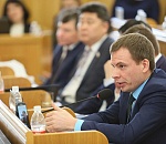 Депутат Астраханской облдумы Пётр Кириллов выходит из ЛДПР