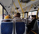 В Астрахани резко подорожает проезд в синих автобусах за наличные и по банковской карте