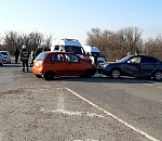 На астраханской трассе столкнулись иномарки: четверо пострадавших