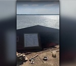 Астраханцы поделились кадрами упавшего в реку дома