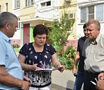 Администрация города благоустраивает дворы отдаленных микрорайонов