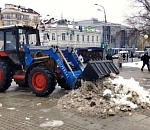 За выходные из Астрахани вывезли более 900 тонн снега и талой воды