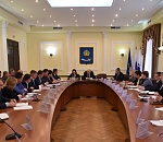 Радик Харисов потребовал усилить контроль за исполнением поручений по обращениям граждан