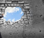 В Астрахани снесли пристрой, перекрывавший жильцам пожарный выход