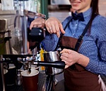 Сколько в Астрахани зарабатывают бармены, официанты и бариста