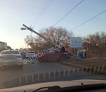В Астрахани иномарка погнула столб
