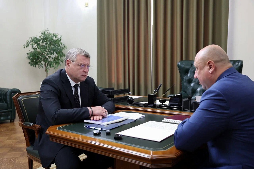 Отток населения и ЖКХ: астраханский губернатор и глава Знаменска обсудили болевые точки 