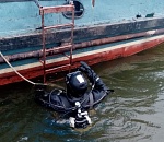 Водолазы продолжают разыскивать двух астраханцев, пропавших при столкновении с полицейским катером