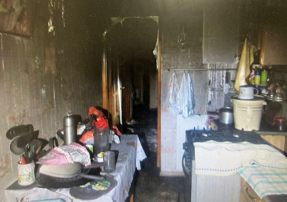 В Астрахани на пожаре погибла женщина