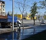 В Астрахани продолжают мыть и обеззараживать улицы