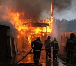 Пожар в Ленинском районе Астрахани: с огнем боролись 18 человек