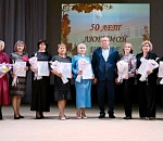 Спикер астраханского парламента Игорь Мартынов поздравил с юбилеем Камызякскую школу 