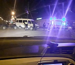 В Астрахани легковушка столкнулась с маршруткой: видео