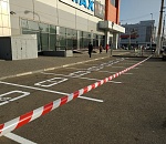Фото дня: парковка у астраханского ТЦ теперь не для всех
